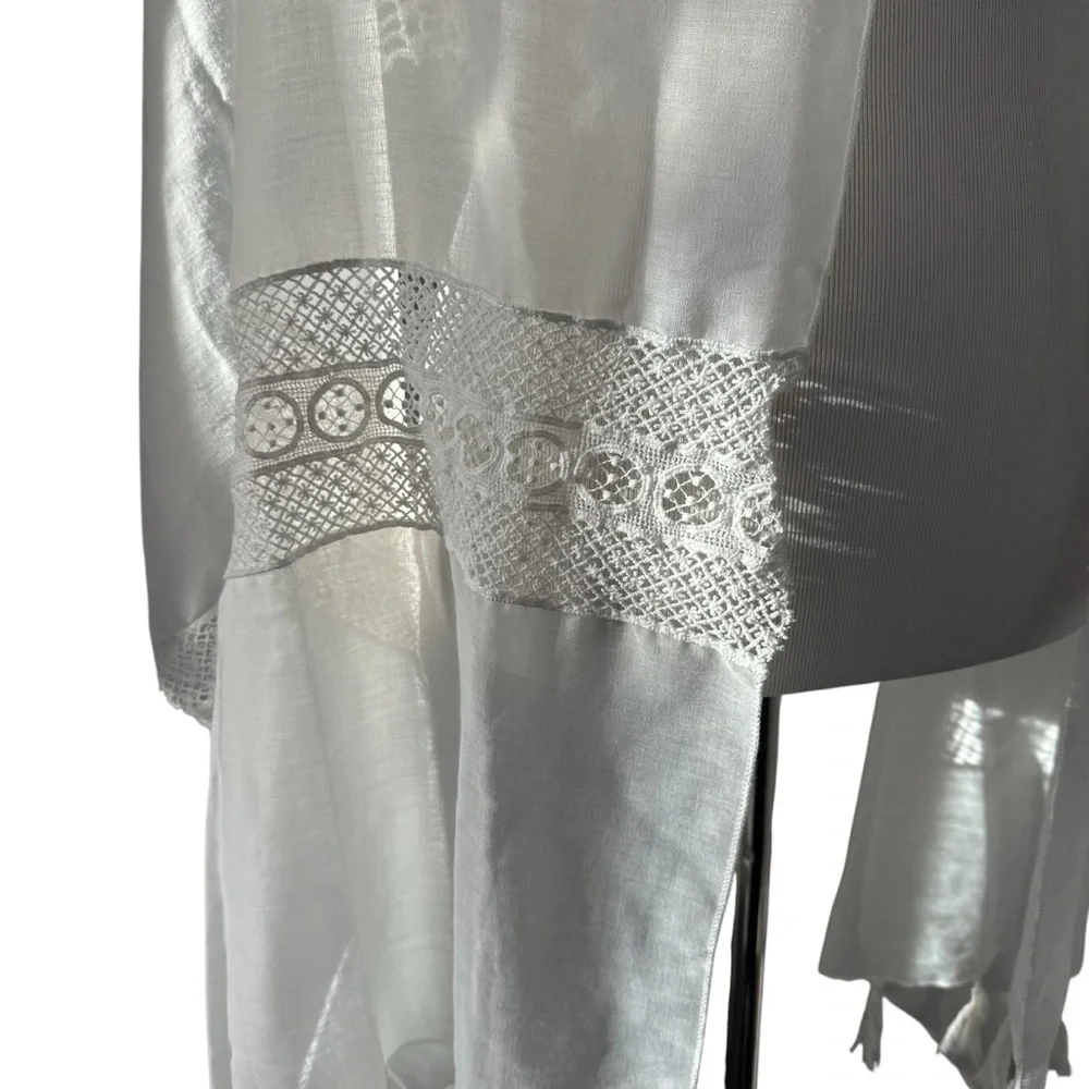 G.H. Bass & Co. chic white